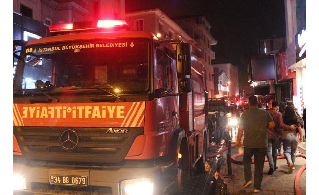 Beşiktaş'ta dönercide korkutan yangın