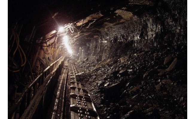 Toprak altındaki madenciler 15 gün daha bekleyecek