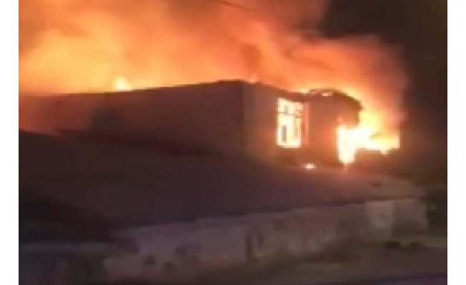 Arnavutköy'de tavuk çiftliğinde yangın