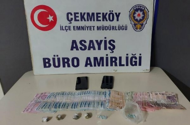 Çekmeköy'de motosikletle uyuşturucu satışına polis baskını 