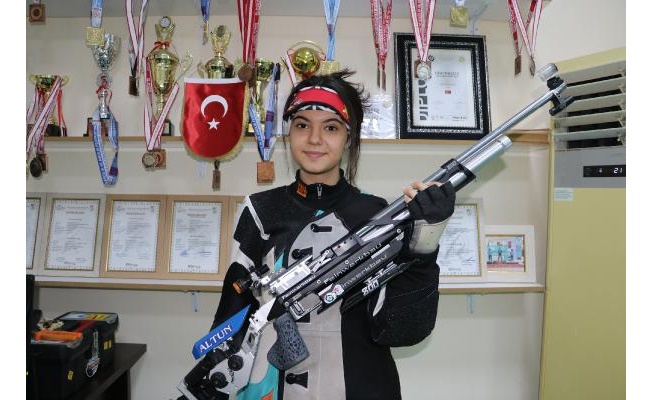 14 yaşındaki Elif, dünya şampiyonasında Türkiye'yi temsil edecek