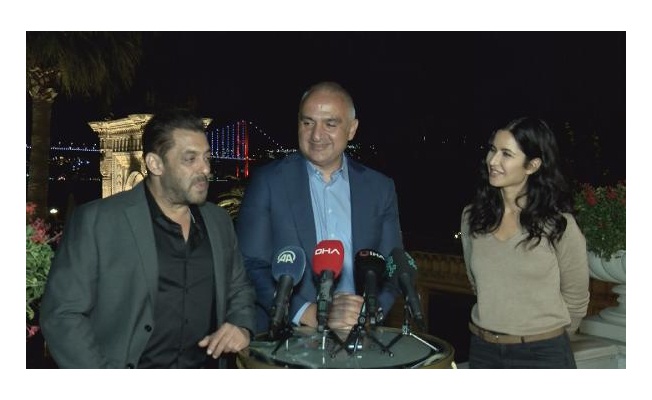 Bakan Ersoy, Bollywood sinemasının yıldızlarını Çırağan Sarayı'nda konuk etti