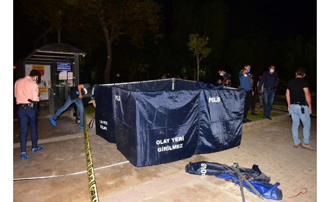 İzmir'de, parkta ceset bulundu