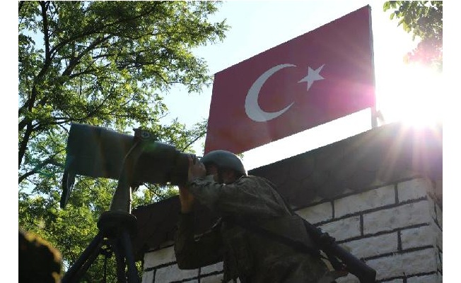 MSB: 2'si FETÖ, 1'i PKK üyesi 5 kişi yakalandı