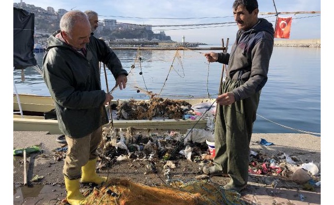'Çöp dağı' ve deniz kirliliği, balıkçı ağlarını da vurdu 