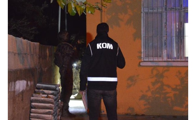 Adana'da silahlı suç örgütüne şafak operasyonu