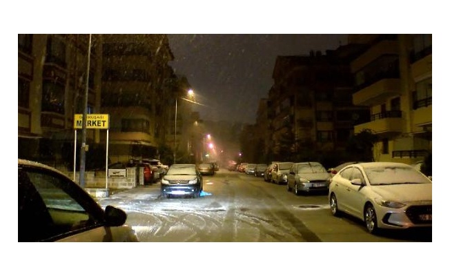 Ankara'da beklenen kar yağışı başladı