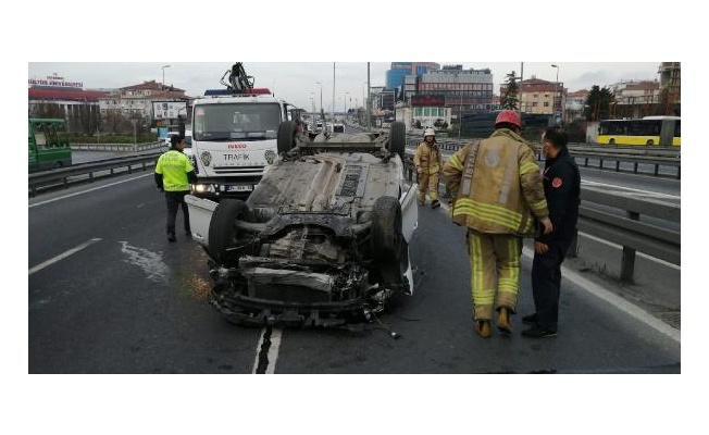 Bakırköy takla atan otomobil metrelerce sürüklendi: 3 yaralı