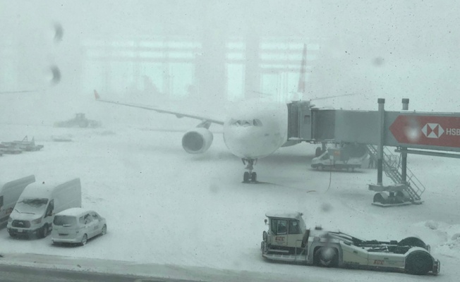 İstanbul Havalimanı'nda iniş-kalkışlar durduruldu