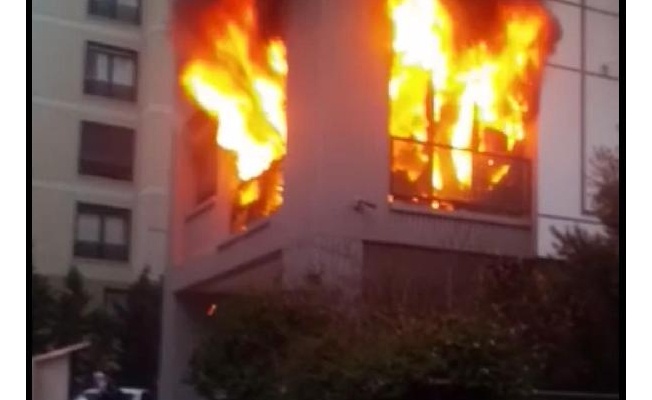 Kadıköy'de dairede yangın; 1 ölü