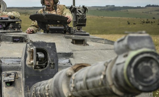 Binlerce İngiliz askeri, yaz boyu tatbikatlar için Avrupa’da konuşlanıyor