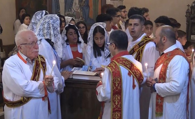 Mardin'de Süryaniler 2 yıl sonra Paskalya Bayramı'nı ayinle kutladı