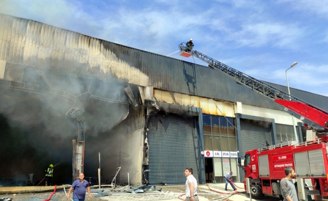Aydın'da, OSB'de marangoz atölyesi yangını
