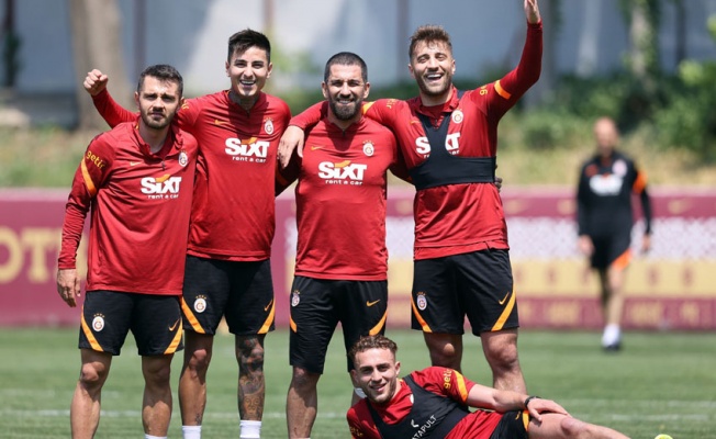 Galatasaray'da Marcao, Pena ve Omar saha çalışmalarına başladı