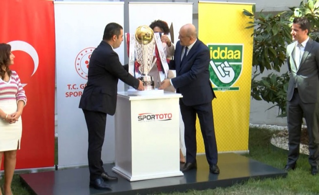 Şampiyon Trabzonspor'un kupası TFF'ye gönderildi