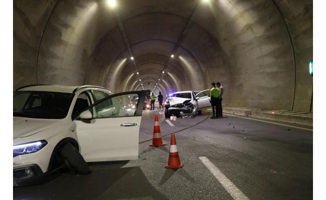 Tünelde zincirleme kaza: 3 yaralı