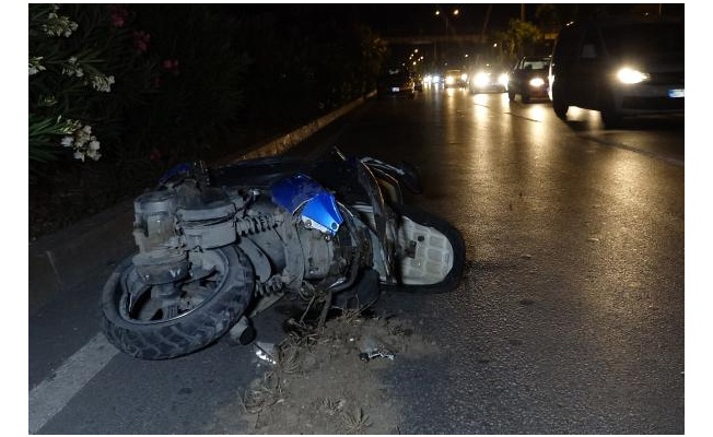 Antalya'da otomobil ile motosiklet çarpıştı: 1 ölü, 2 yaralı