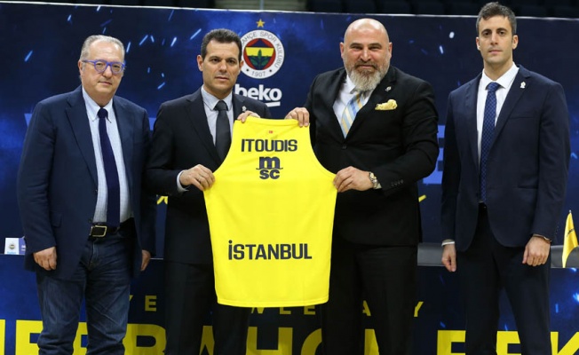 Fenerbahçe Beko'da Dimitris Itoudis için imza töreni düzenlendi