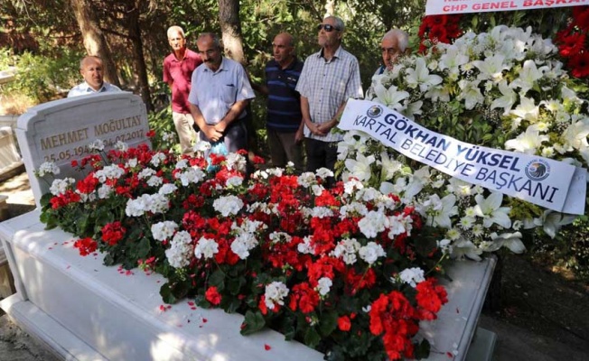 Eski Bakan Mehmet Moğultay vefatının 5’inci yılında kabri başında anıldı