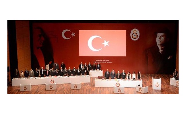 Galatasaray'da Olağanüstü Genel Kurul Toplantısı yapıldı