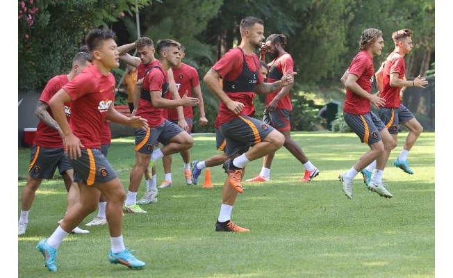 Galatasaray'da yeni sezon hazırlıkları sürüyor