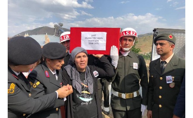 Şehit Uzman Çavuş Taşkın, Erzurum'da son yolculuğuna uğurlandı