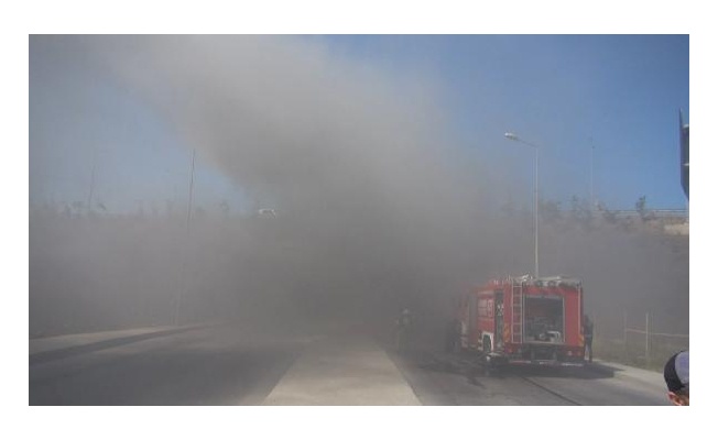 Sultangazi'de otobüs yangını