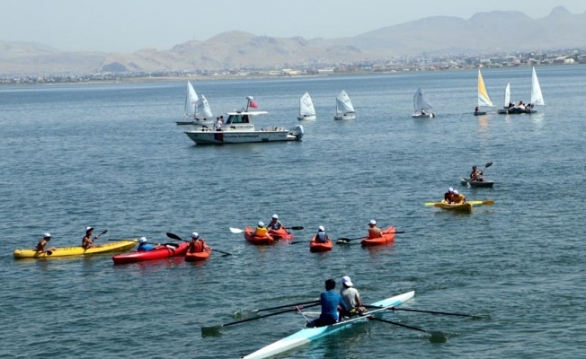 '10. Van Denizi Su Sporları Festivali' başladı
