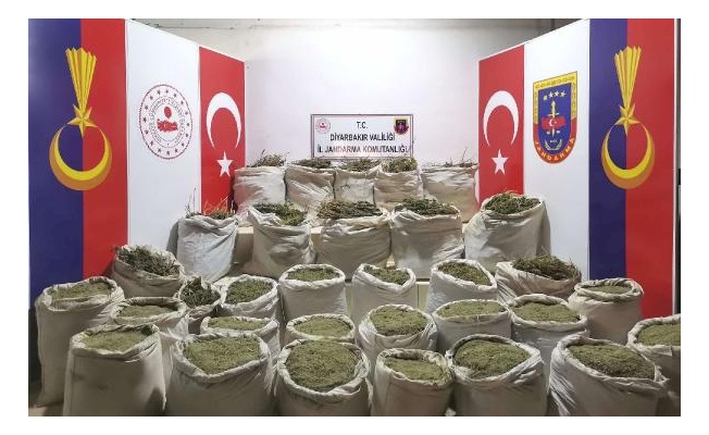 Bakan Soylu: Diyarbakır'da 1 ton 929 kilogram esrar ele geçirildi