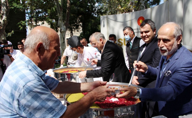 Cumhurbaşkanlığı'ndan Darülaceze'de aşure dağıtımı