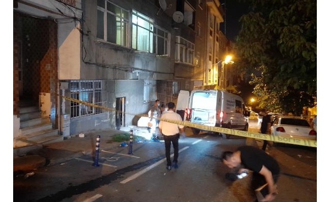 Gaziosmanpaşa'da ağır kokular gelen binada erkek cesedi bulundu