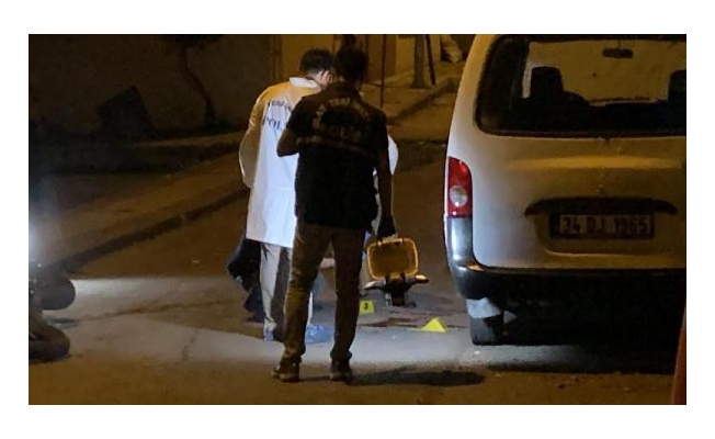 Ümraniye'de uyuşturucu satıcısı olduğu iddia edilen kişilere silahlı saldırı: 1 ölü, 1 yaralı