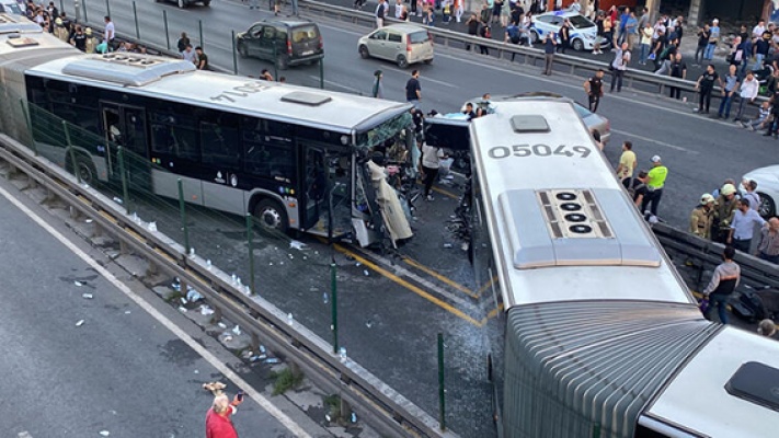 99 kişinin yaralandığı metrobüs kazasında "sürücü fenalaştı" iddiası