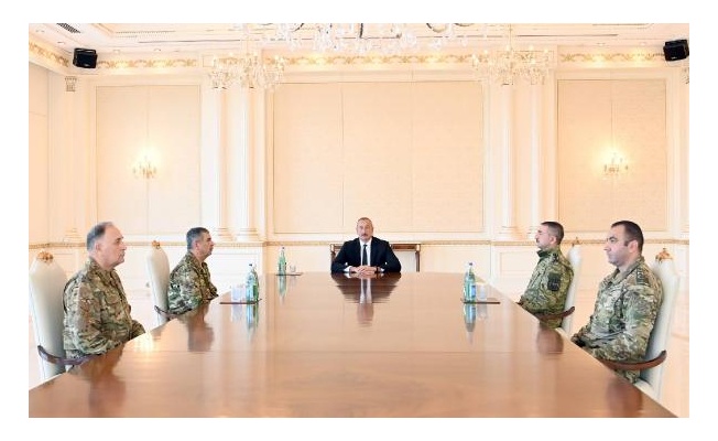 Aliyev, Macron’la telefonda görüştü
