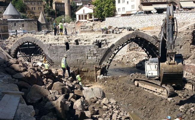 Bitlis'in tarihi köprüleri araç trafiğine kapalı, yayalara açık olacak
