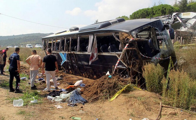Çanakkale'de 1 kişinin öldüğü 54 kişinin yaralandığı kazada otobüs şoförü tutuklandı