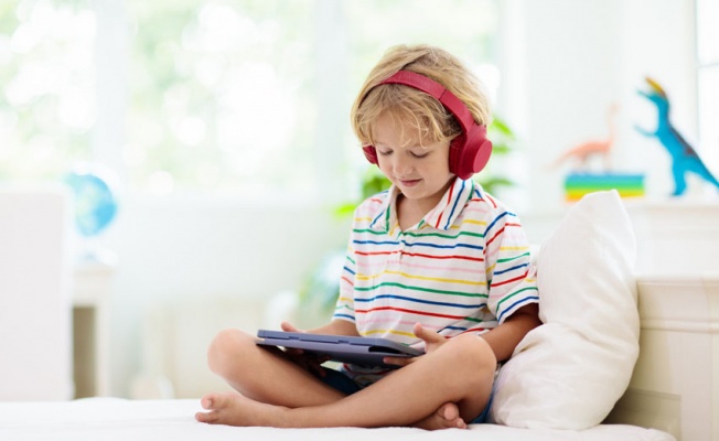 Çocuklarda ekran süresi uzadıkça göz problemleri artıyor