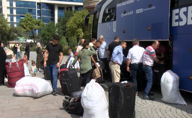 Esenyurt'ta 28 Suriyeli ülkelerine döndü