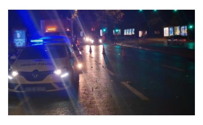 Sarıyer'de motosiklet otomobille çarpıştı: 1 ölü, 2 yaralı 