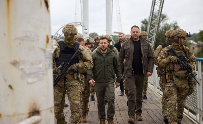 Zelenski, Ukrayna'nın kontrolüne geçen İzyum’u ziyaret etti