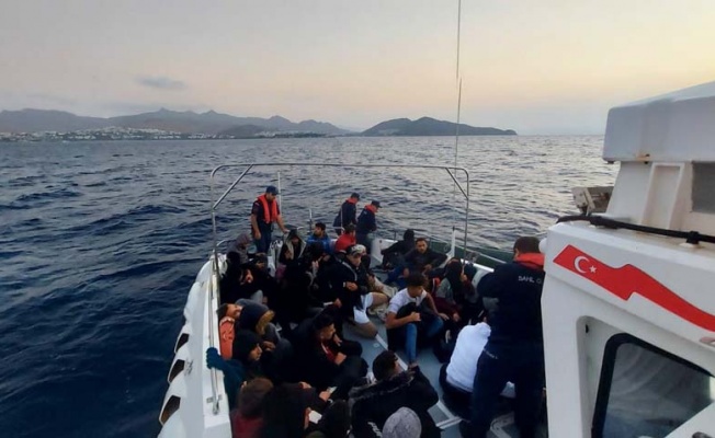 Bodrum'da Yunanistan'ın ittiği 32 göçmen kurtarıldı