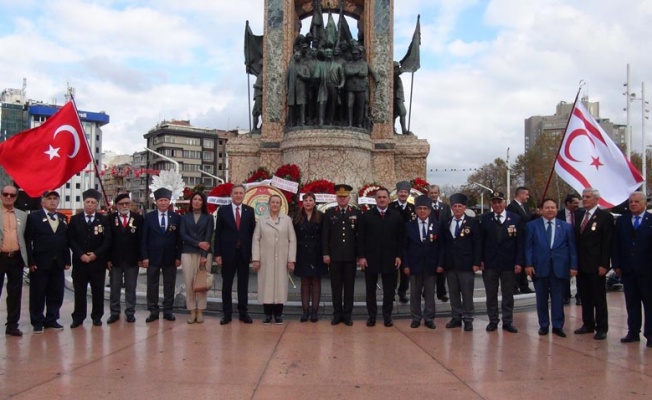 KKTC'nin 39. kuruluş yıl dönümü nedeniyle Taksim'de tören