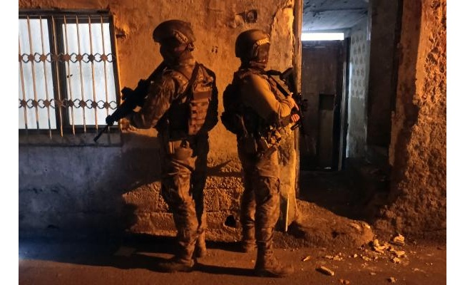 Mersin’de PYD/YPG operasyonu: 2 gözaltı