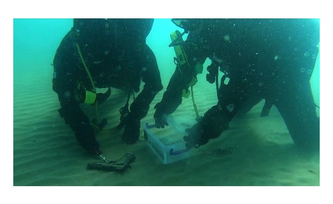 SAK Timi, 20 metre derinlikteki tabancayı, 5 dakikada tespit edip su yüzeyine çıkardı