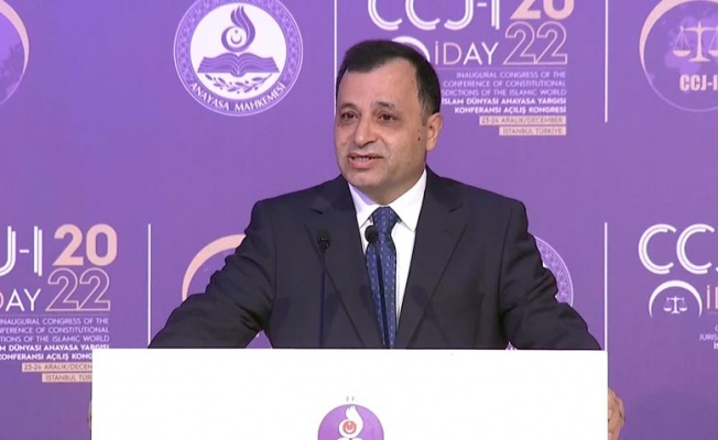 Anayasaya Mahkemesi Başkanı Arslan: Adalet terazisini elinde tutanların sorumluluğu adil karar vermektir