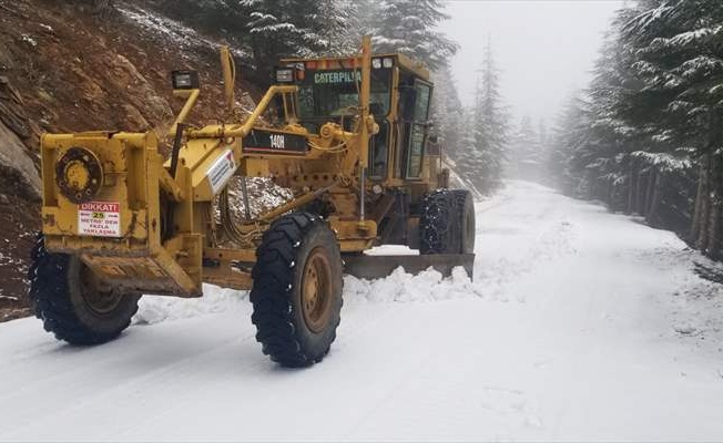 Kahramanmaraş'ta kardan kapanan 186 mahalle yolu ulaşıma açıldı