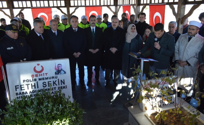 Şehit polis memuru Fethi Sekin, mezarı başında anıldı
