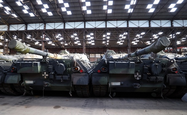 Polonya, ilk Leopard tanklarını Ukrayna'ya teslim etti