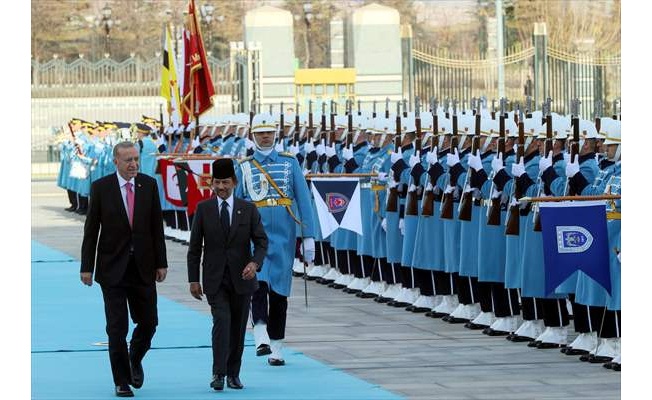 Cumhurbaşkanı Erdoğan, Brunei Darusselam Sultanı Waddaulah'ı resmi törenle karşıladı