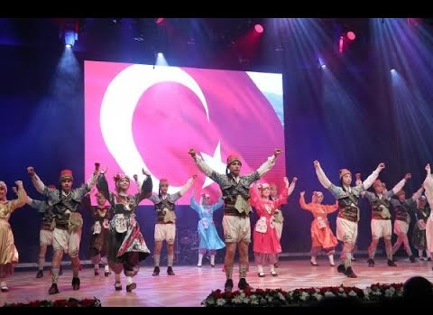 Cemal Reşit Rey'de danslı müzikli 19 Mayıs kutlaması